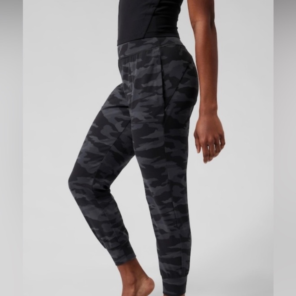 Athleta Salutation Jogger in camo